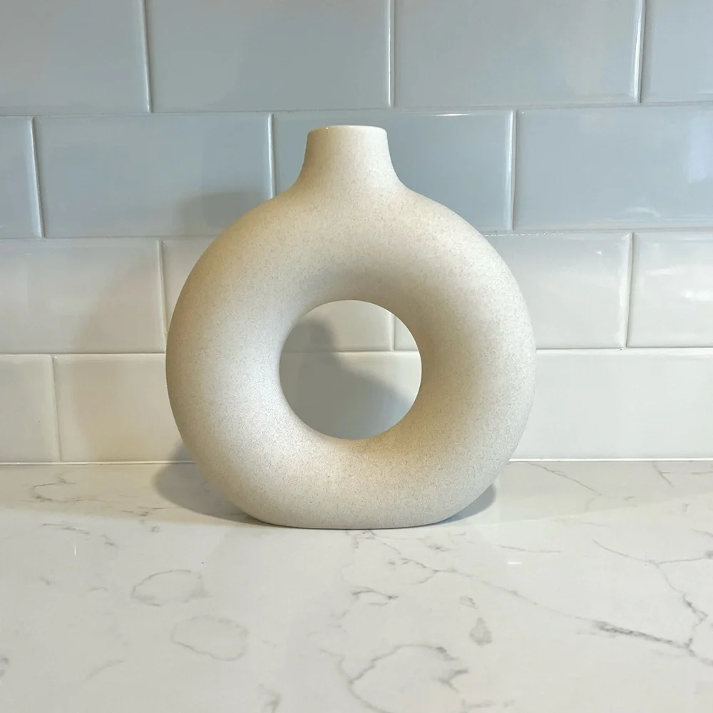 H&M Home Small 100% Ceramic Donut Vase Round Decorative Cream Light Beige